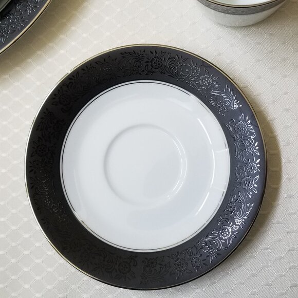 Noritake Mirano 5 piece Place Setting Excellent Condition - Picture 5 of 10